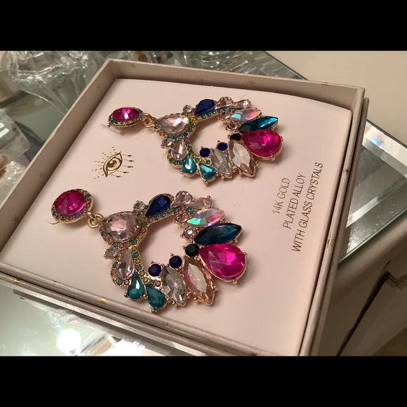 Beautiful eye candy crystal earrings beautiful colors! - Picture 3 of 3